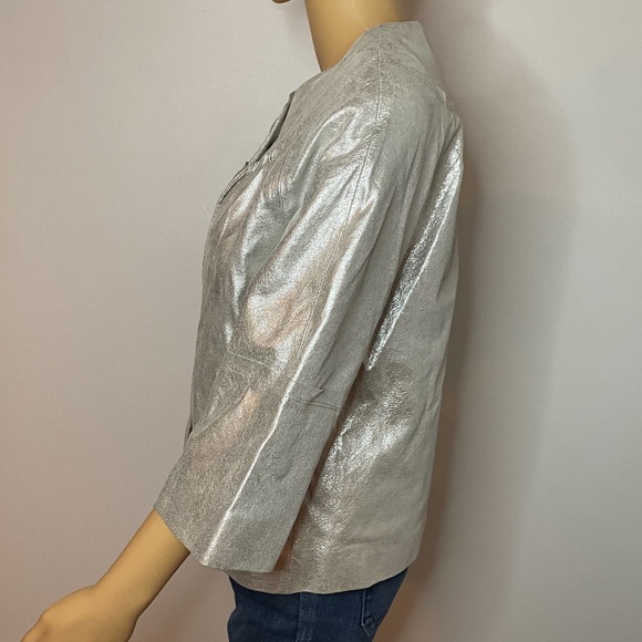Vintage silver metallic 100% leather 60’s mod button down crewneck jacket! - Picture 8 of 15